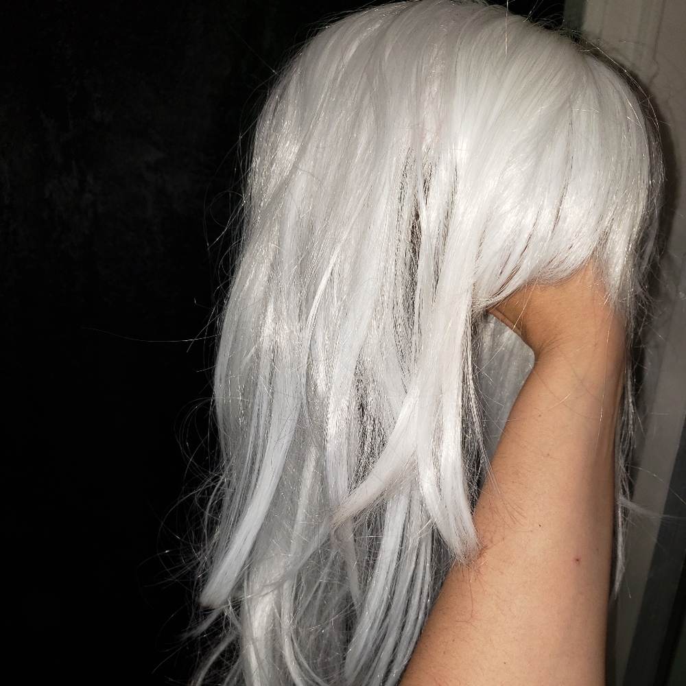 White wig - Picture 5 of 6